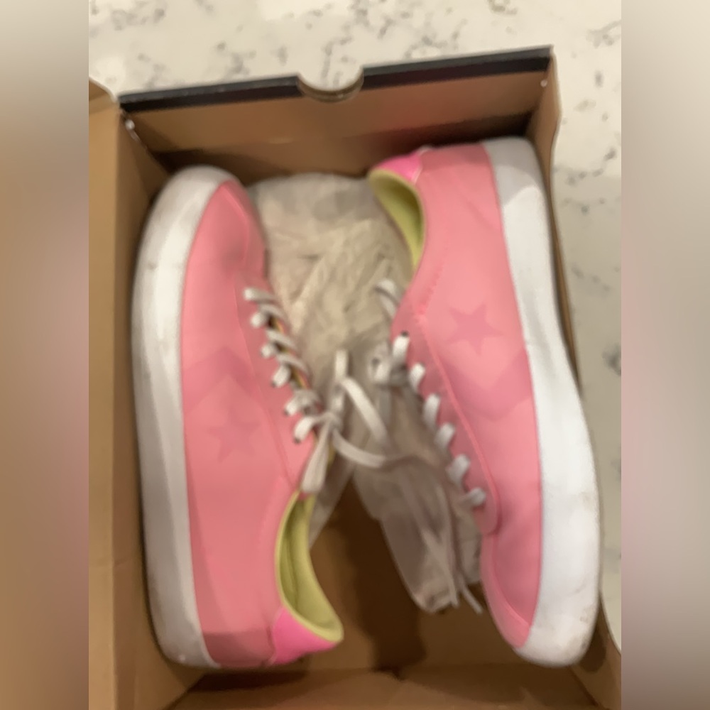 In box Women’s Converse Breakpoint Pink Sneakers with White Soles.  Size 7